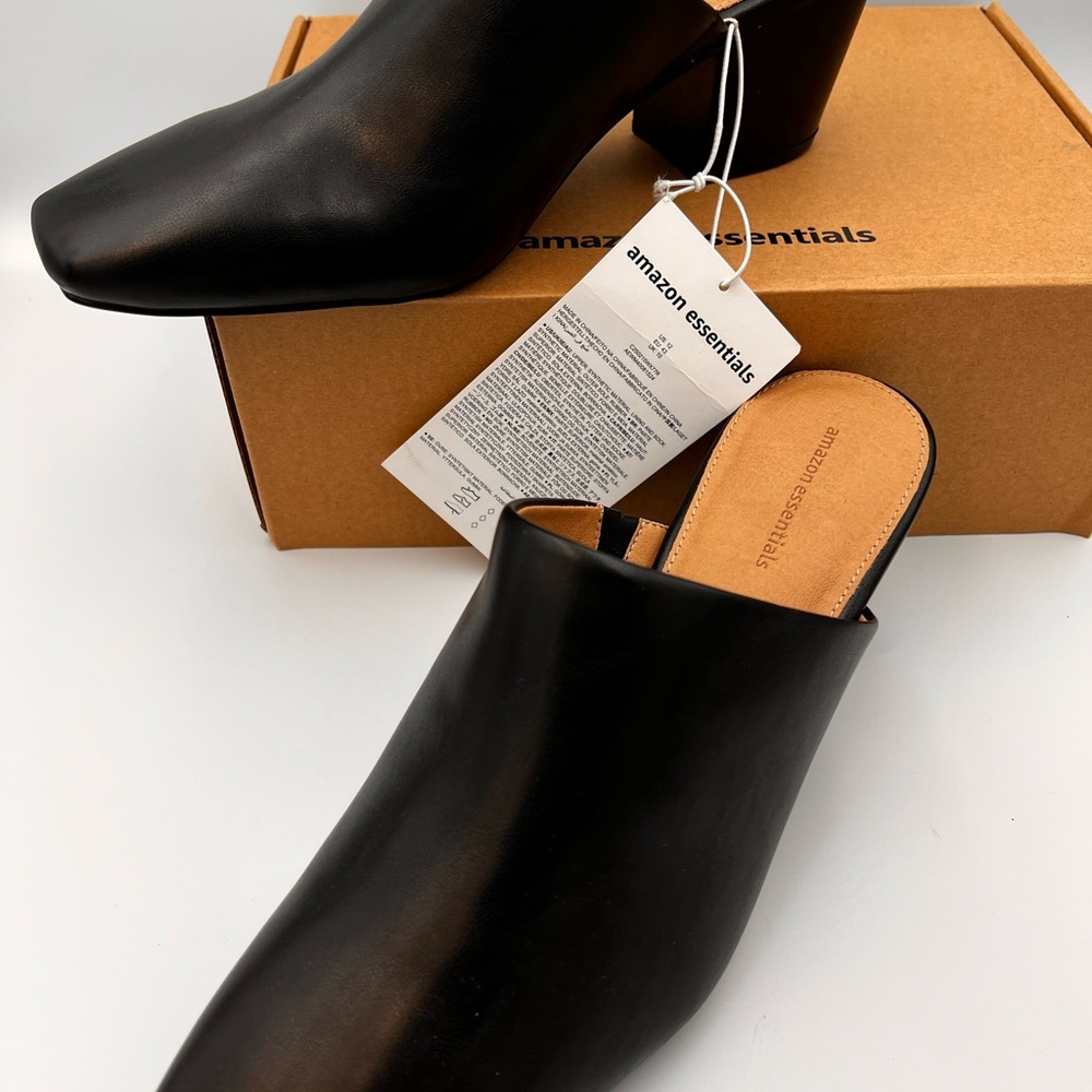 Amazon Essentials Women's Classic Black Mules